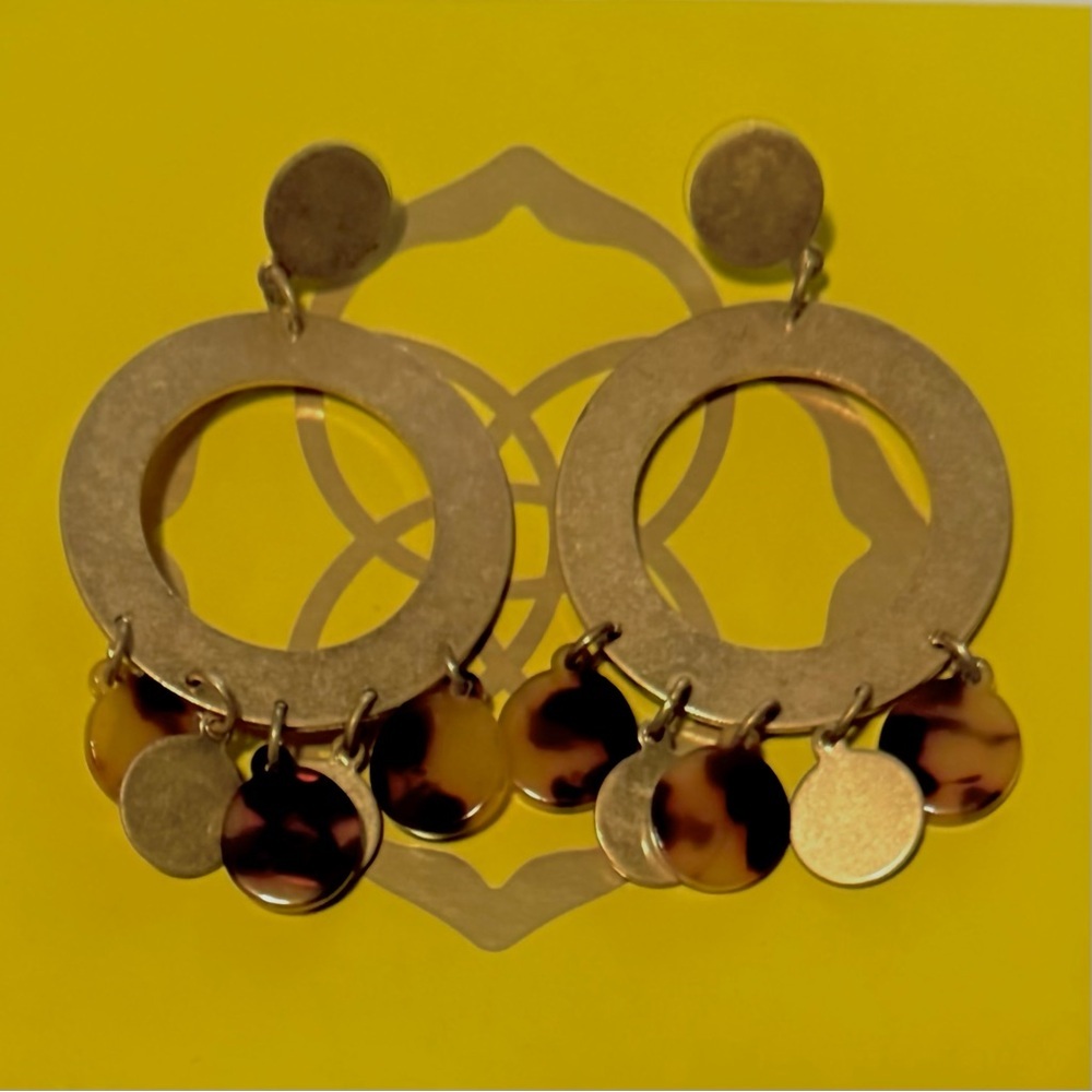 [5x$25] ⭐️ Gold Tone Circle Hoop Earrings w/ Brown Tortoise & Disc Charms